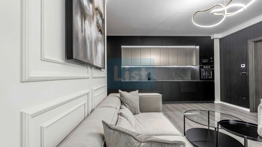 Apartament cu 3 camere decomandat, mobilat în Polivalentă