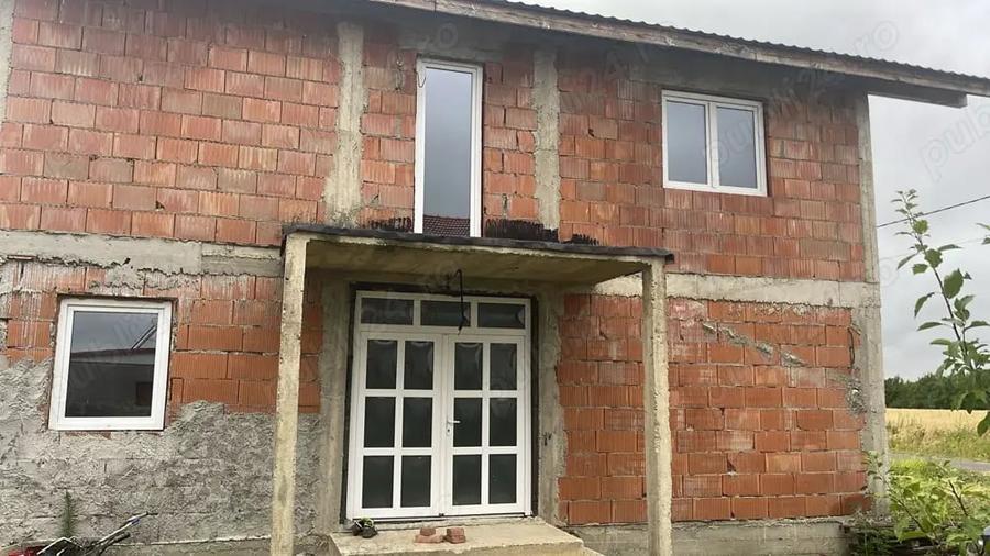 Casă cu 6 camere în Știuca