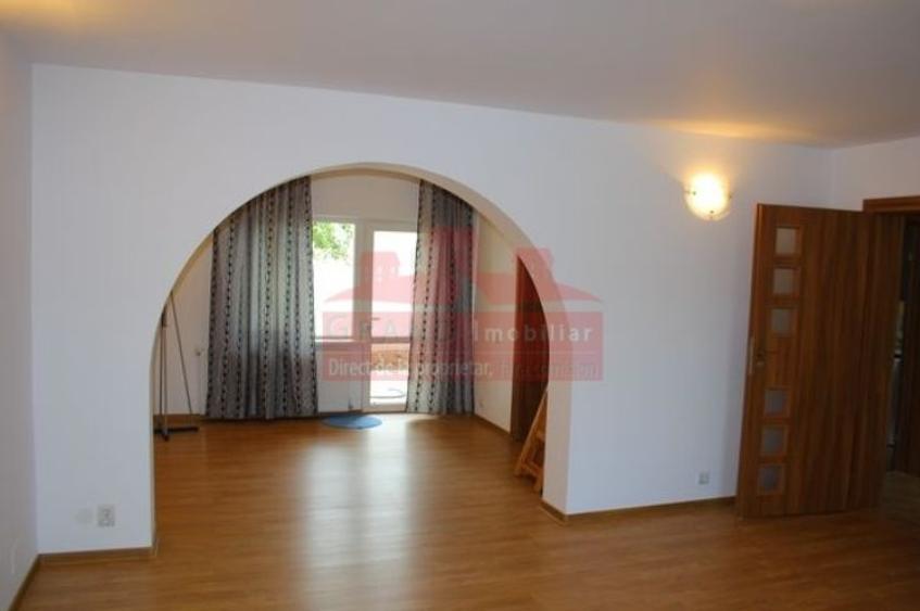 Duplex cu 6 camere cu Canalizare în Popești-Leordeni