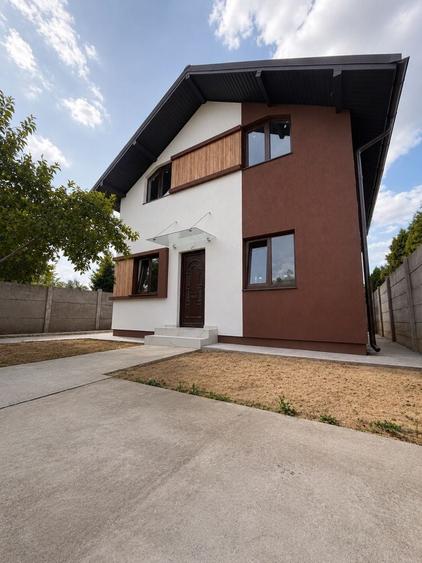 Casă cu 4 camere în Popoveni