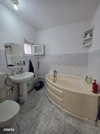 Apartament cu 3 camere decomandat în Militari