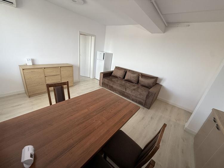 Apartament cu 2 camere semidecomandat, mobilat în Colentina