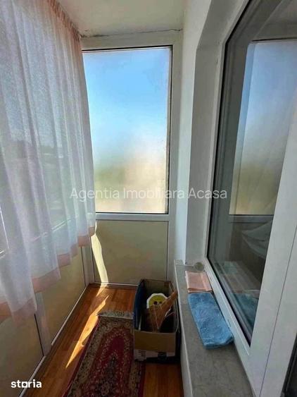 De vanzare apartament cu 3 camere, 2 balcoane, mobilat,zona Roman Voda