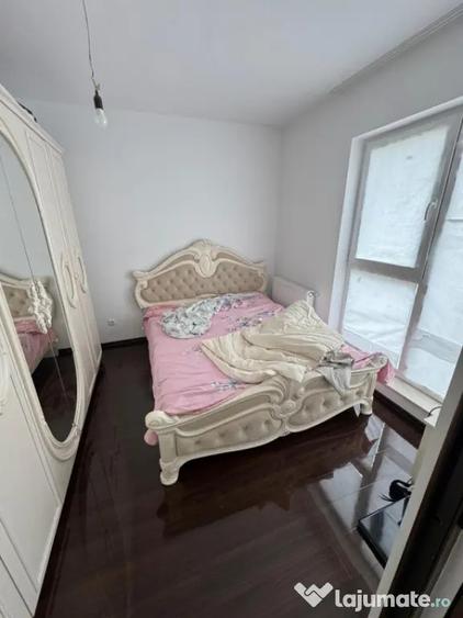 Apartament cu 4 camere decomandat în Florești