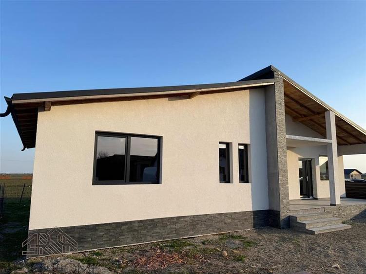 Casă cu 3 camere cu Teren 400 Mp în Nord-Est