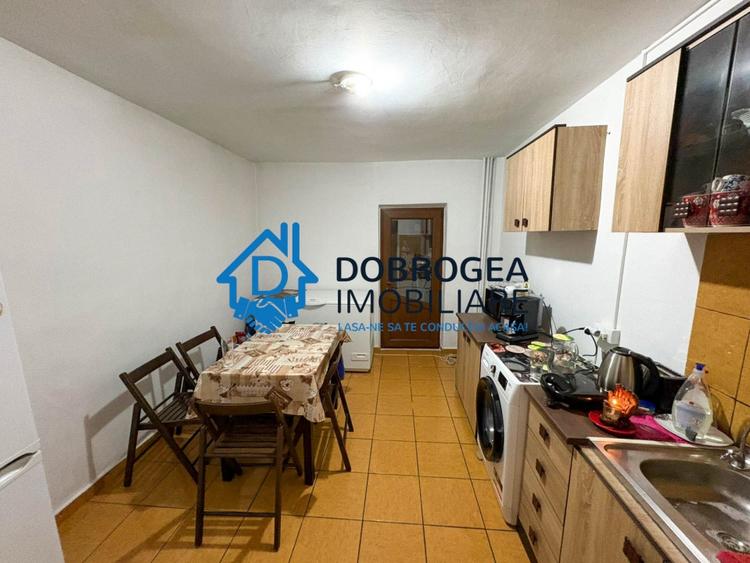 Apartament cu 4 camere decomandat, mobilat în Peco