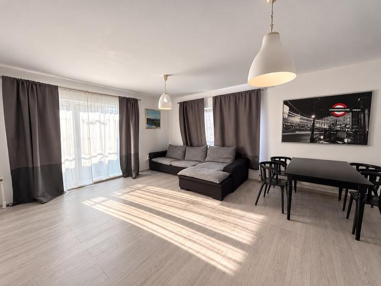 Apartament cu 4 camere decomandat, mobilat în Băneasa