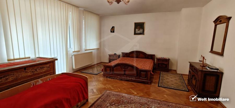 Casă individuală cu 9 camere cu Garaj în Someșu Cald