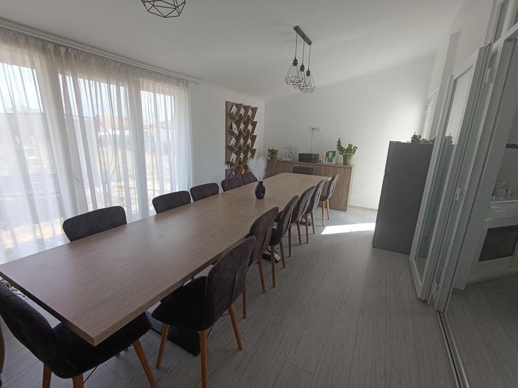 Casă cu 4 camere în Tărian