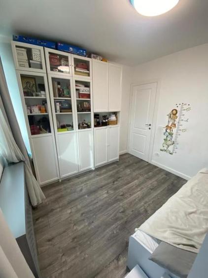 Apartament cu 3 camere în Mărășești