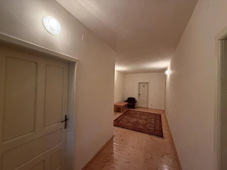 Casă cu 4 camere cu Teren 3174 Mp în Scărișoara