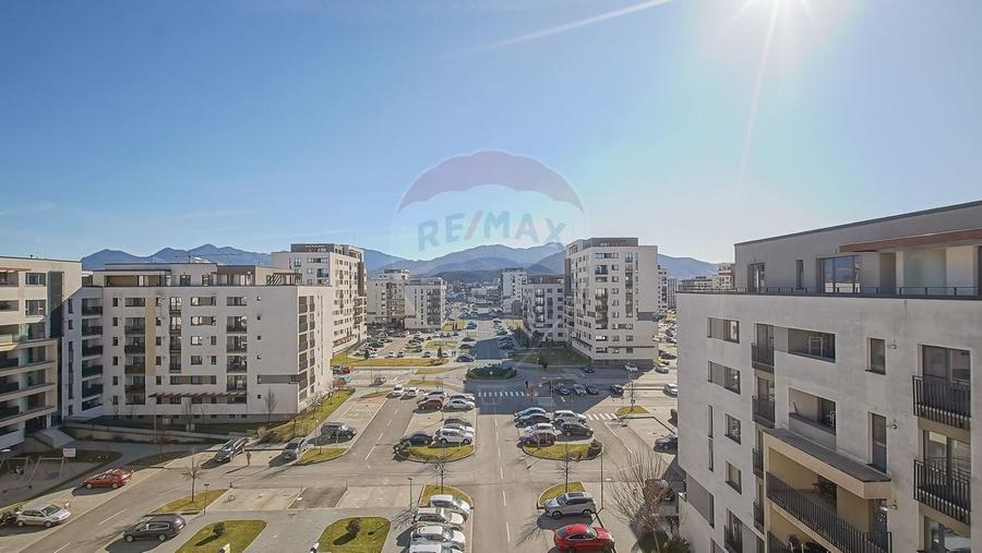 Penthouse cu 4 camere decomandat în Tractorul