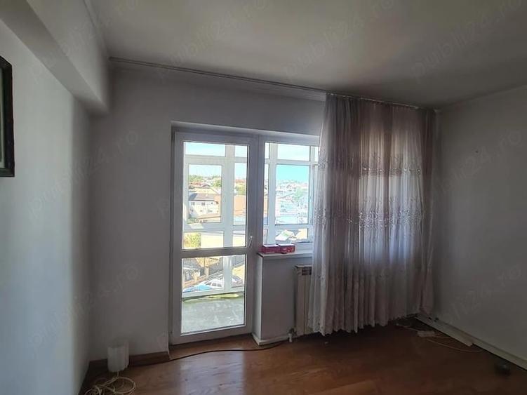 Apartament cu 3 camere semidecomandat în Fălticeni
