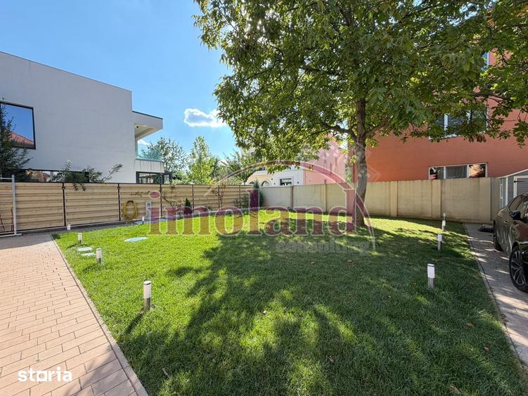 Casă cu 6 camere cu Teren 500 Mp în Central