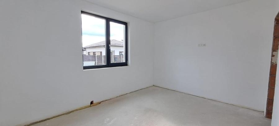 Casă cu 3 camere cu Teren 500 Mp în Central