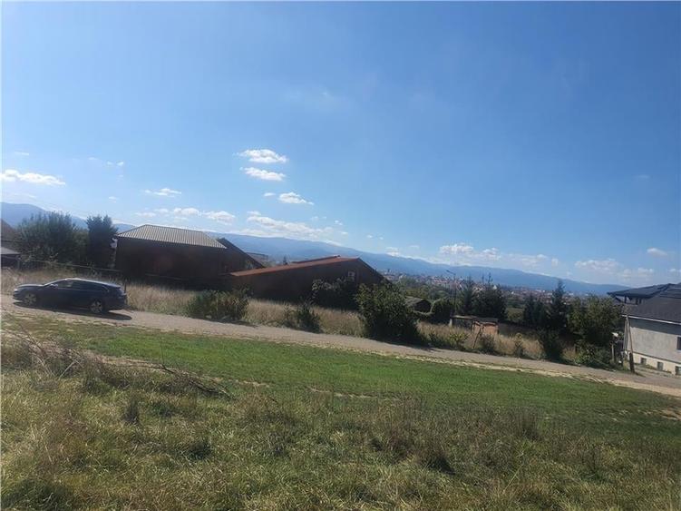 Teren agricol intravilan de 1840 mp, în Gușterița