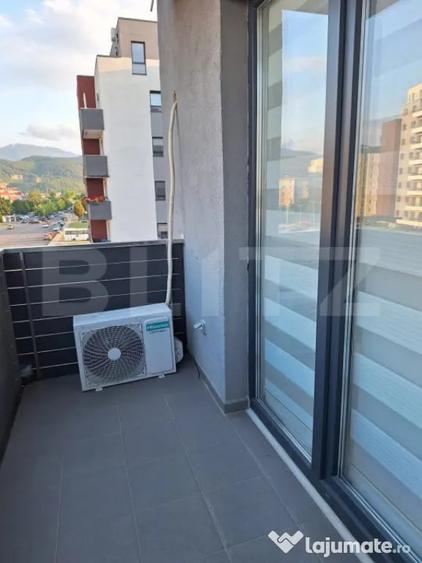 Apartament cu 5 camere decomandat în Central