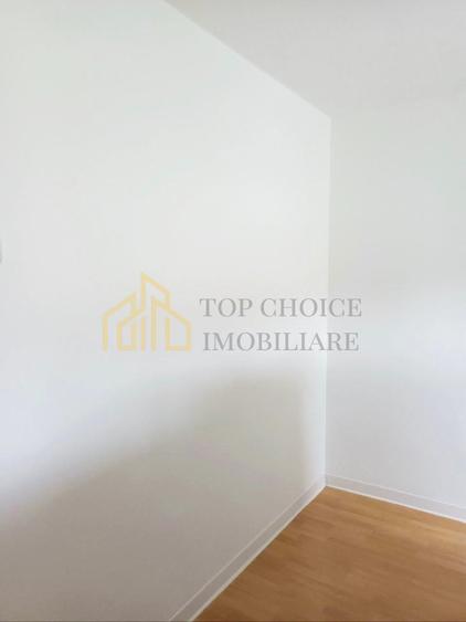 Apartament cu 3 camere decomandat, mobilat în Tei