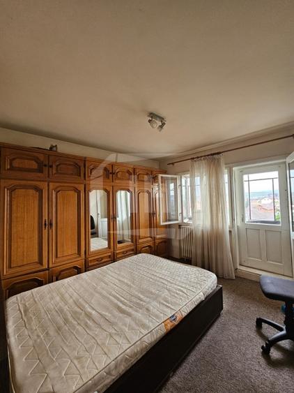 Apartament cu 3 camere decomandat, mobilat în Între Lacuri