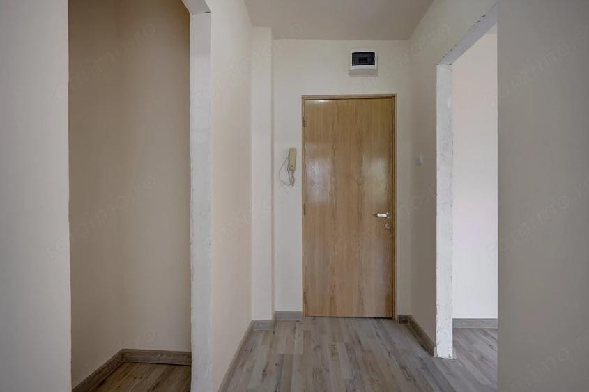 Apartament cu 3 camere semidecomandat în Baba Novac