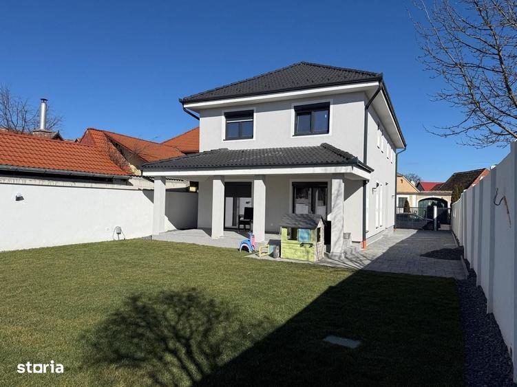Casă cu 4 camere cu Teren 644 Mp în Șelimbăr