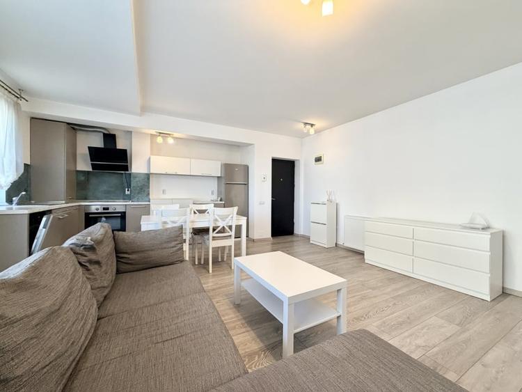Apartament cu 2 camere semidecomandat, mobilat în Bună Ziua