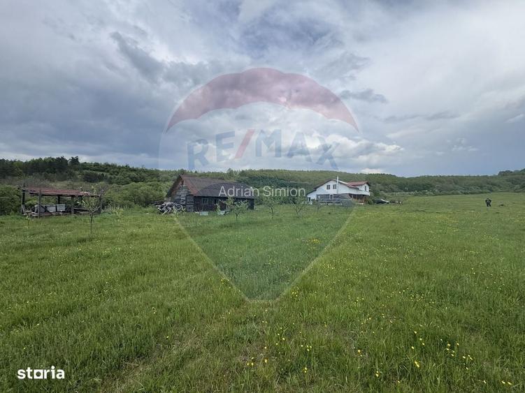 Proprietate OFF-GRID 5,76 Ha. Casa traditionala lemn. Limita Cluj