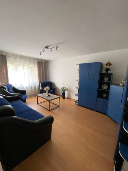 Apartament cu 4 camere decomandat în Rogerius