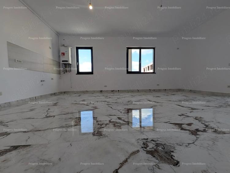 Apartament cu 3 camere decomandat în Est