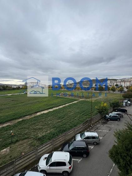 Apartament cu 3 camere decomandat în Ostroveni