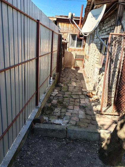 Casă cu 2 camere cu Teren 272 Mp în Central