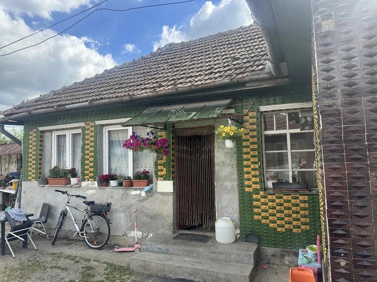 Casă cu 3 camere cu Teren 2560 Mp în Oșorhei