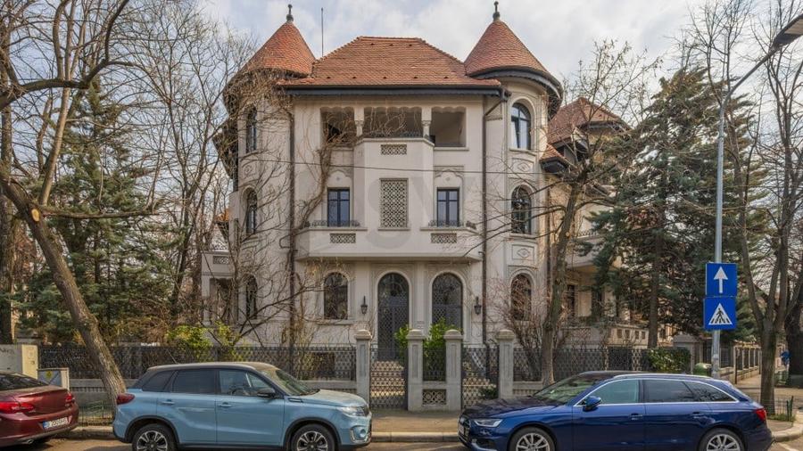Casă cu 5 camere cu Teren 413 Mp în Dorobanți