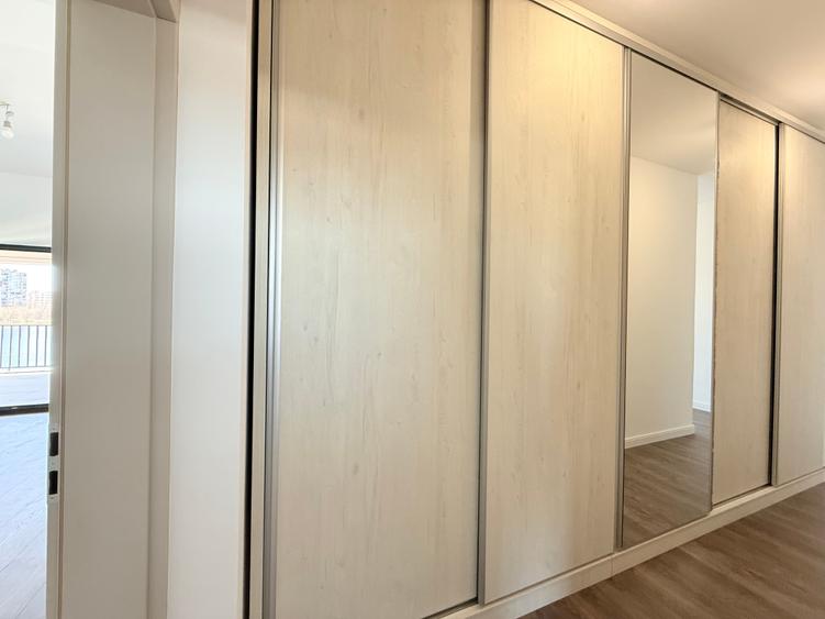 Apartament cu 3 camere decomandat în Străulești