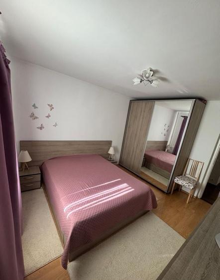 Apartament cu 3 camere semidecomandat, mobilat în Drumul Taberei