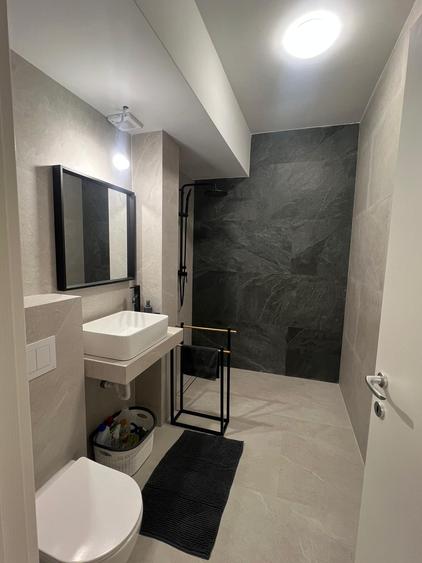 Apartament cu 3 camere decomandat, mobilat în Sisești