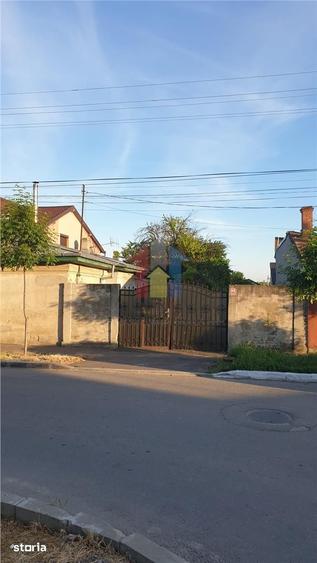 Casă cu 6 camere cu Teren 554 Mp în Vest