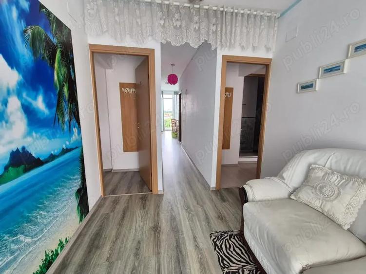 Casă cu 6 camere cu Teren 300 Mp în Eforie