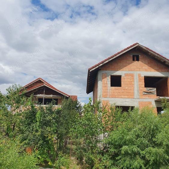 Casă cu 6 camere cu Teren 628 Mp în Ghiroda