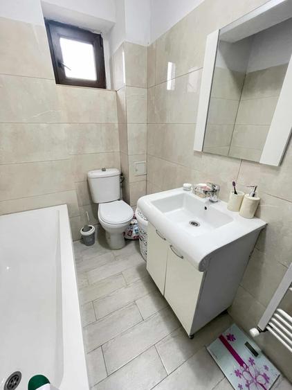 Apartament cu 2 camere semidecomandat, mobilat în Valea Adâncă