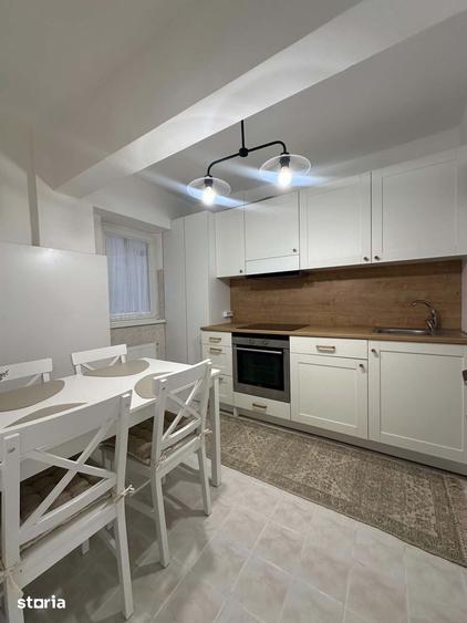 Apartament cu 3 camere decomandat în Micro 15