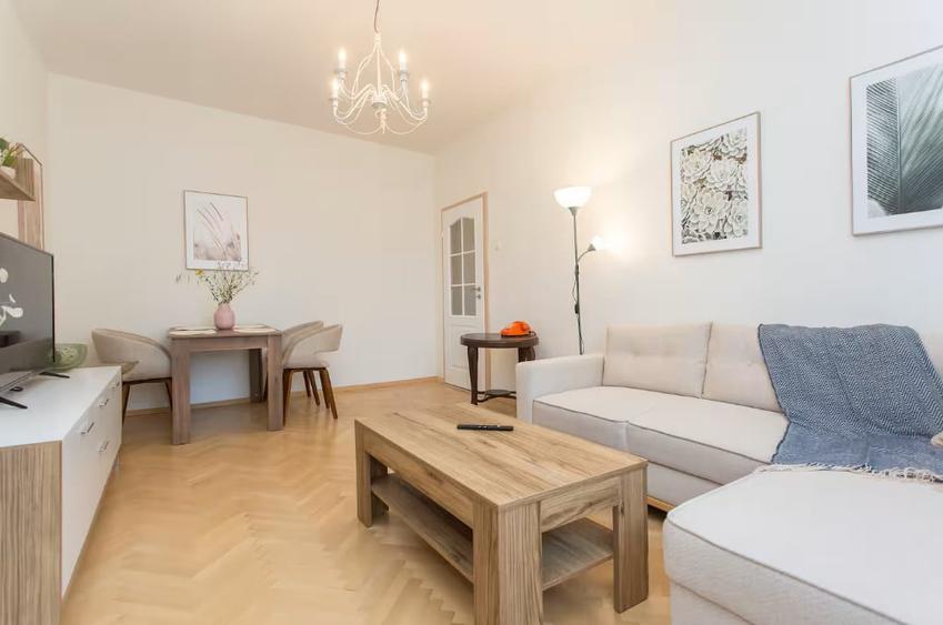 Apartament cu 3 camere decomandat în Crângași