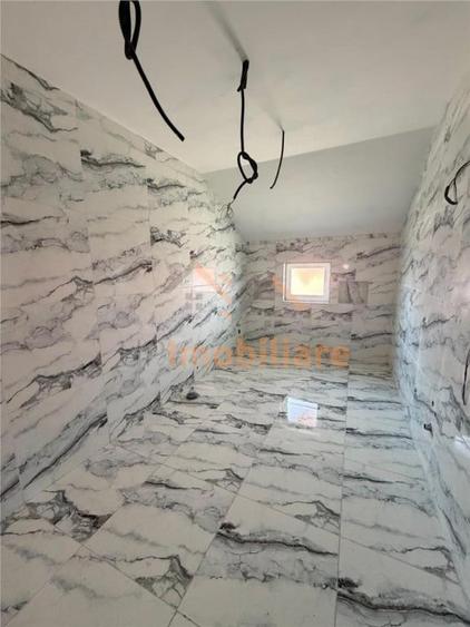 Casă cu 4 camere cu Teren 1439 Mp în Inand