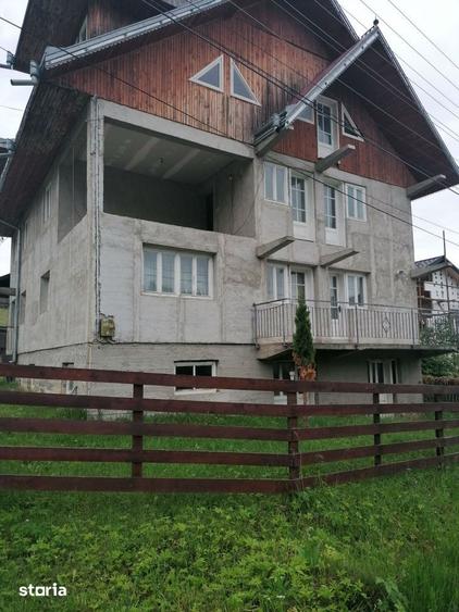Casă cu 6 camere cu Teren 1326 Mp în Panaci