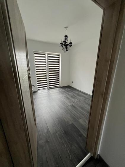 Duplex cu 4 camere cu Canalizare în Florești