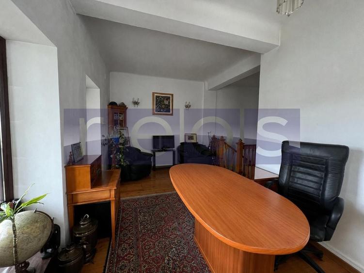 Apartament cu 5 camere decomandat, mobilat în Barbu Văcărescu