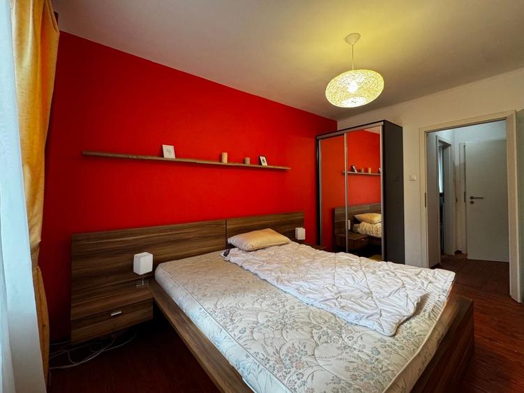 Apartament cu 2 camere semidecomandat, mobilat în Central