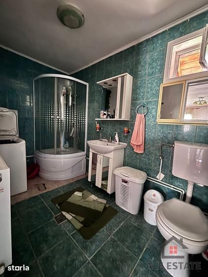 Casă cu 6 camere cu Teren 1313 Mp în Ocoliș