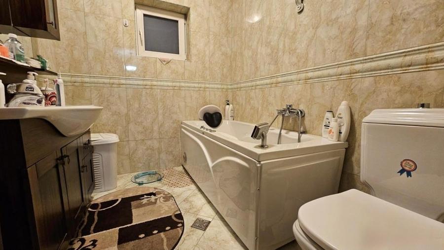 Apartament cu 3 camere decomandat în Ghencea