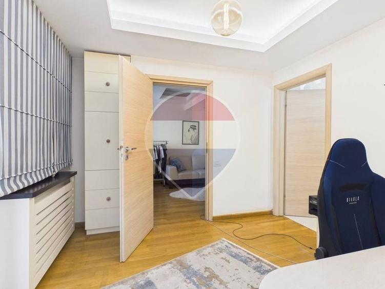 Penthouse cu 7 camere, mobilat în Periferie